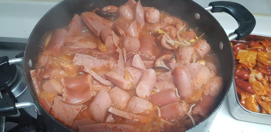 또 부대찌개 콩나물로 싸우고 있네 진짜 ㅋㅋㅋㅋ_2.webp
