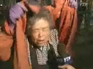 회사 주차장이 산등성이에 있는 야외 주차장인데_1.webp