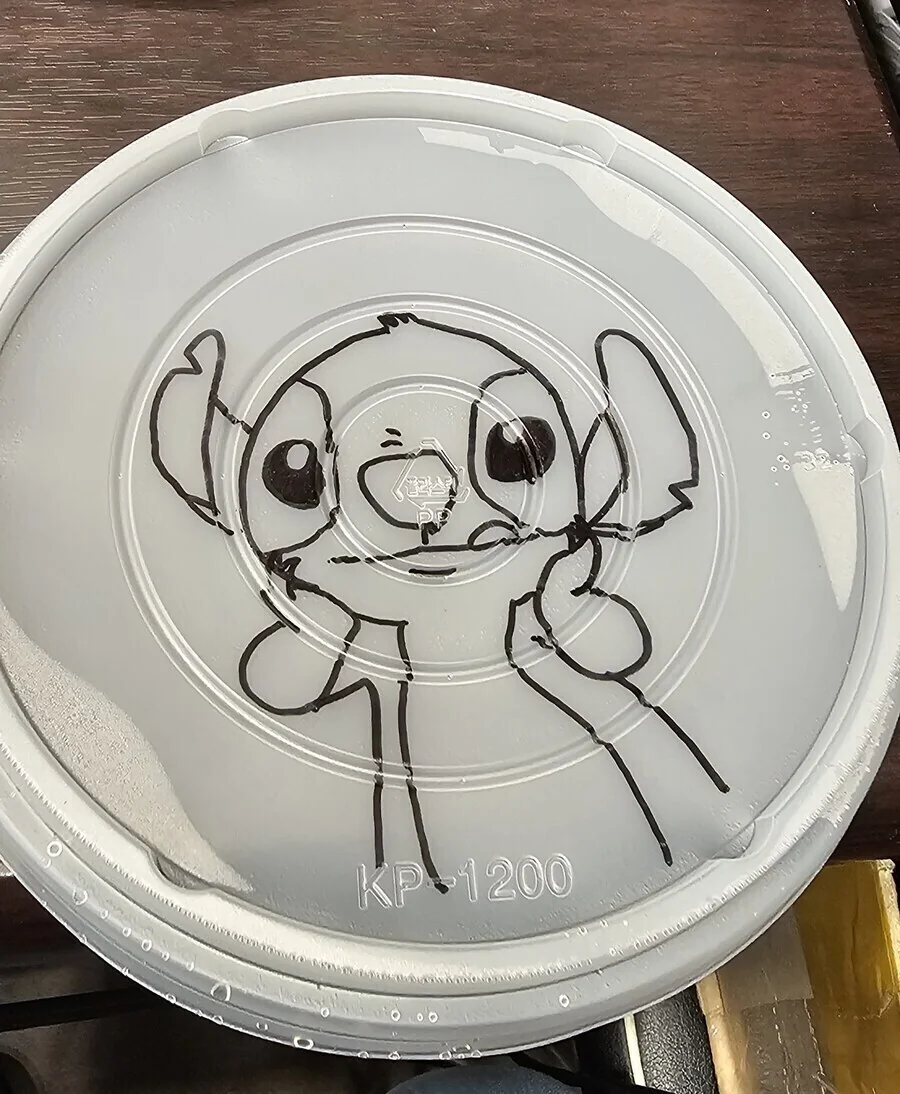 음식점 사장님이 자꾸 뚜껑에 그림 그려주심 .jpg_1.jpg