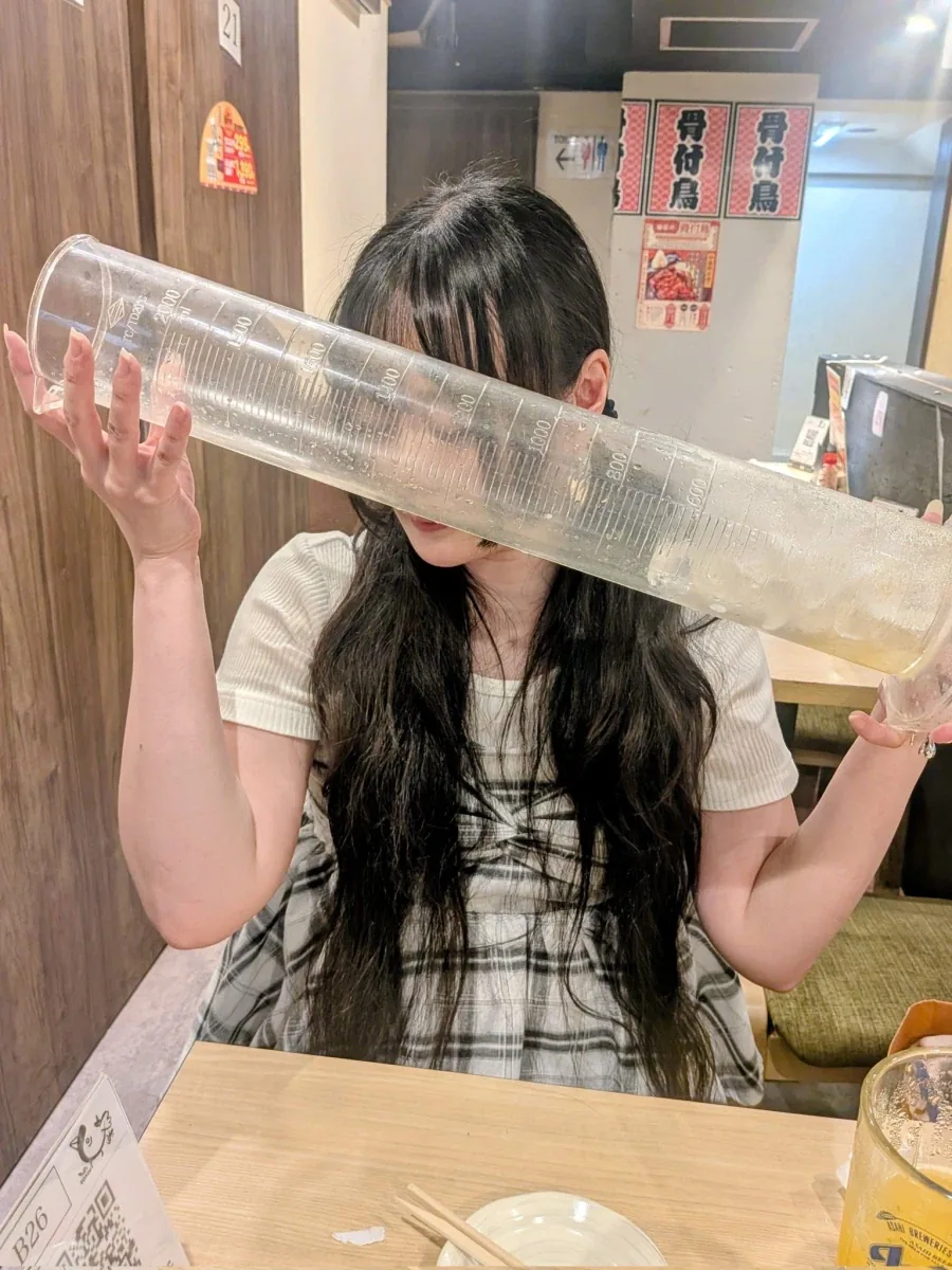 신주쿠 주점의 한잔에 만원이나 하는 술_3.webp