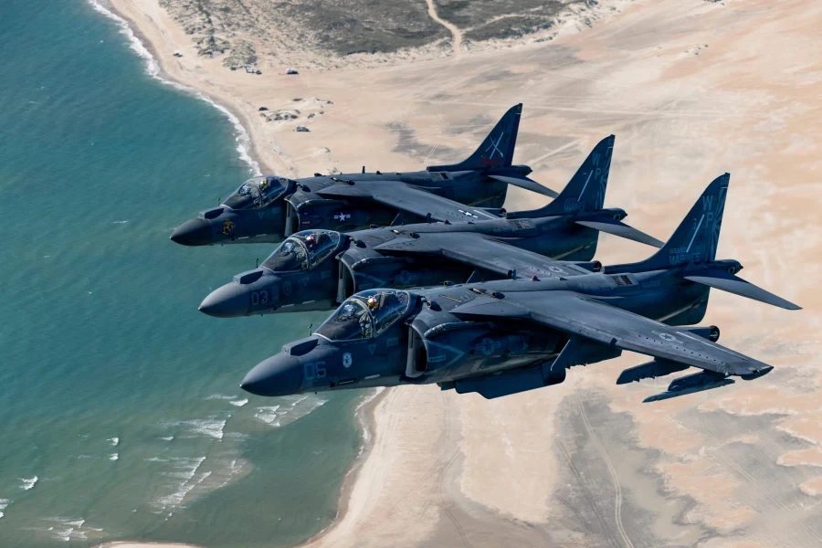 퇴역앞둔 미 해병대 AV-8B 해리어II 고별비행_1.webp