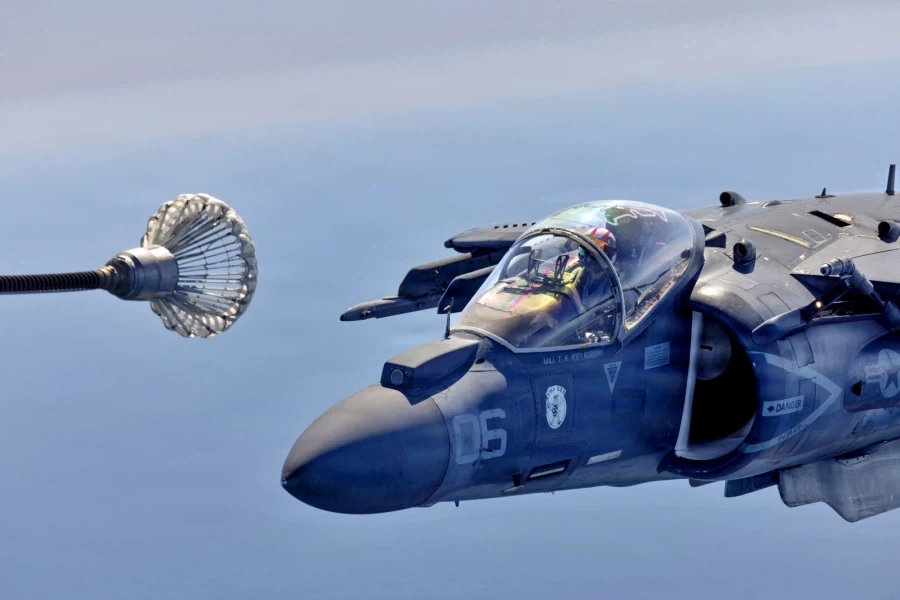퇴역앞둔 미 해병대 AV-8B 해리어II 고별비행_7.webp