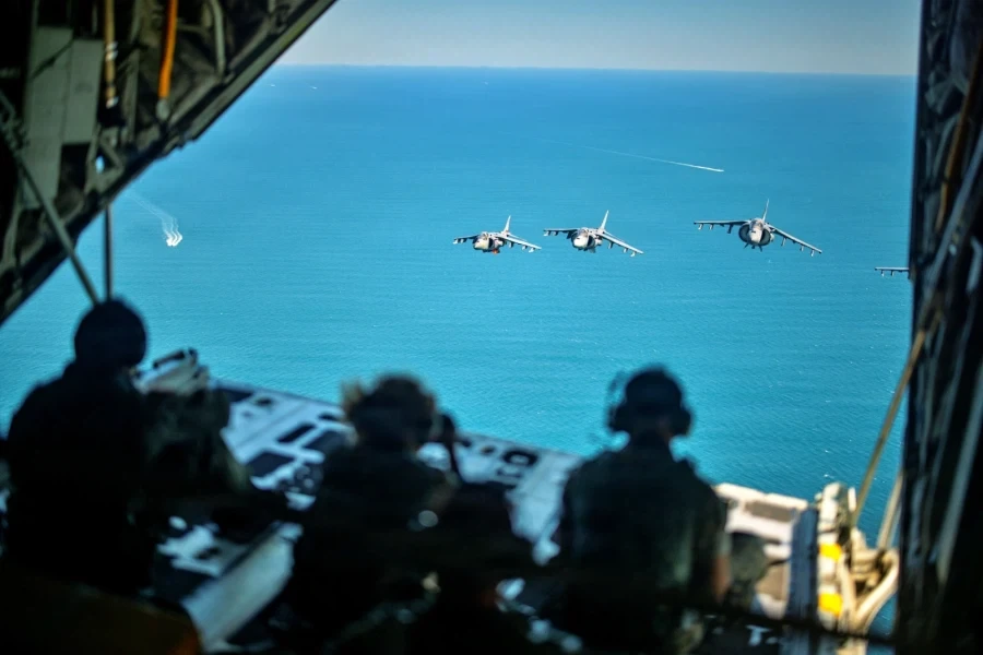 퇴역앞둔 미 해병대 AV-8B 해리어II 고별비행_9.webp