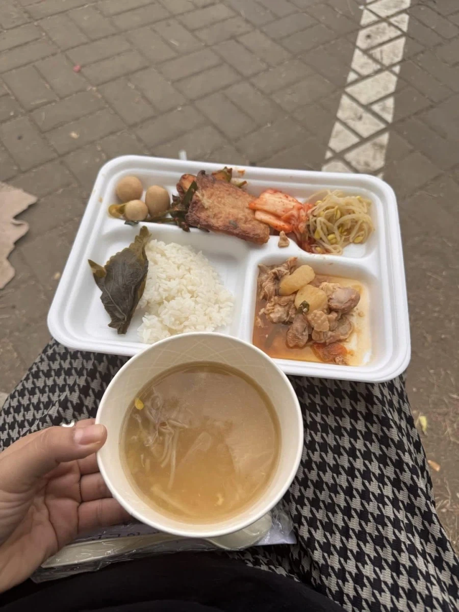 호불호 갈리는 교회 무료 식사.jpg_1.webp