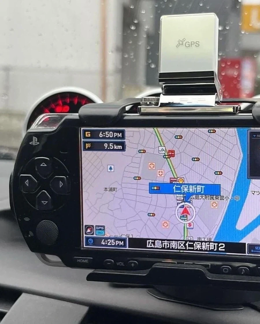 일본에선 아직도 현역인 PSP ㄷㄷㄷㄷㄷㄷ.jpg_4.webp
