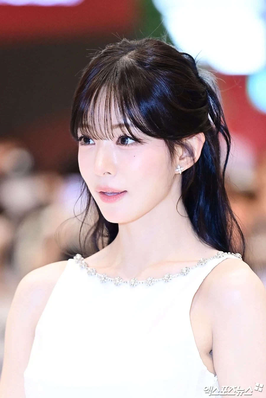 상견례 모드 들어간 이채영.jpg_2.webp