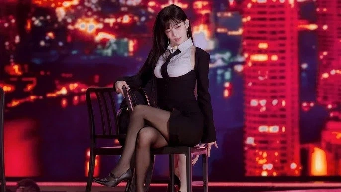 상견례 모드 들어간 이채영.jpg_3.webp