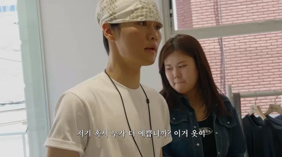 패션 대결하는 리센느 원이와 제나_19.webp