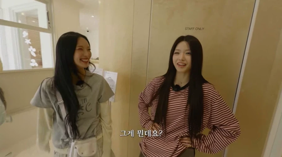 패션 대결하는 리센느 원이와 제나_36.webp