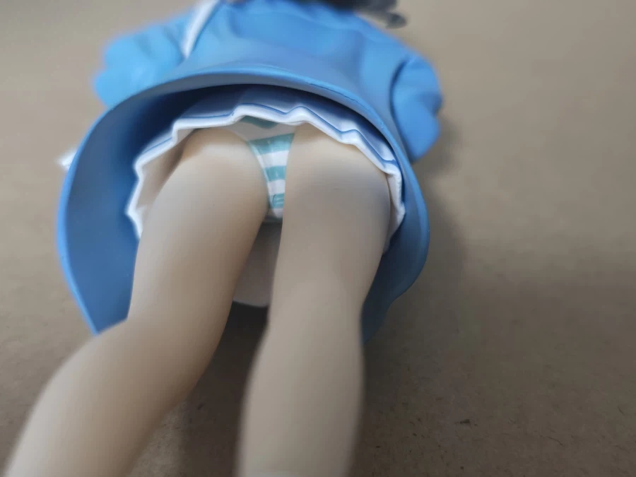 뭔 피규어 팬티짤이 흰색 밖에 없냐_2.webp