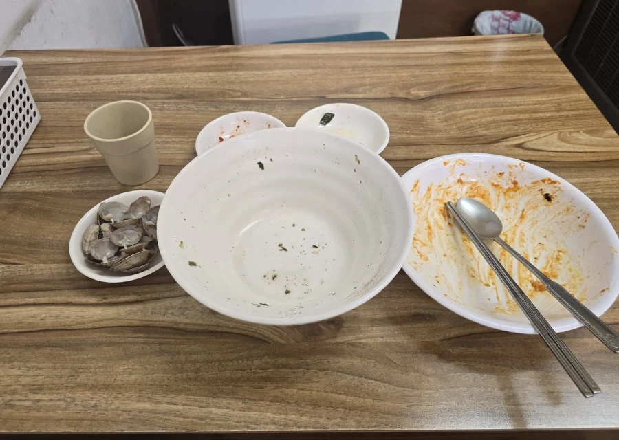 야간근무 끝나고 간단하게 칼국수랑 제육덮밥_5.webp
