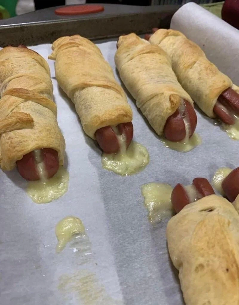맛있어보이는 소시지빵.jpg_1.webp