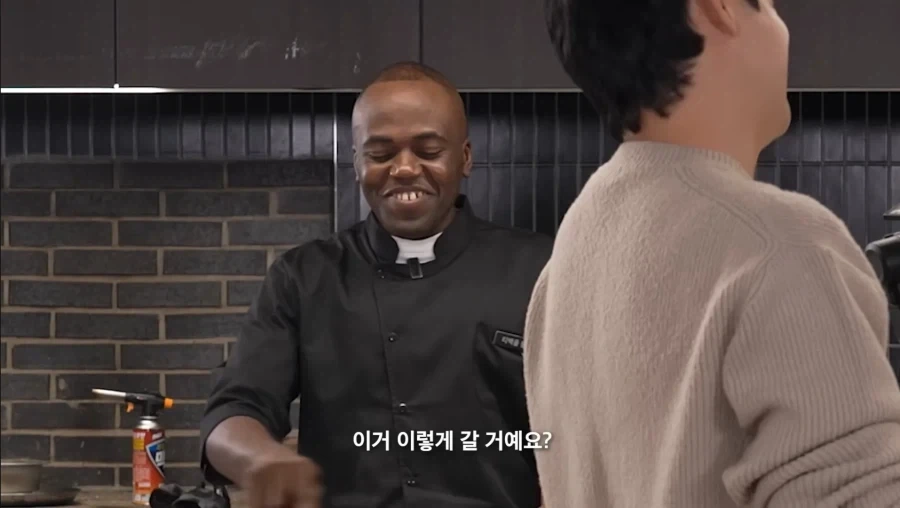 암살각을 재는 조나단과 지지않는 나폴리 맛피자_13.webp