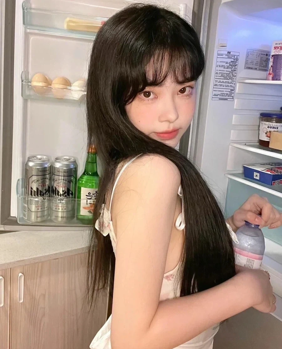 이토준지 토미에를 닮은 여자_3.webp