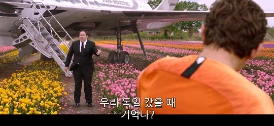 메이 숙모는 아직 모르는 피터 파커의 은밀한 비밀_7.webp