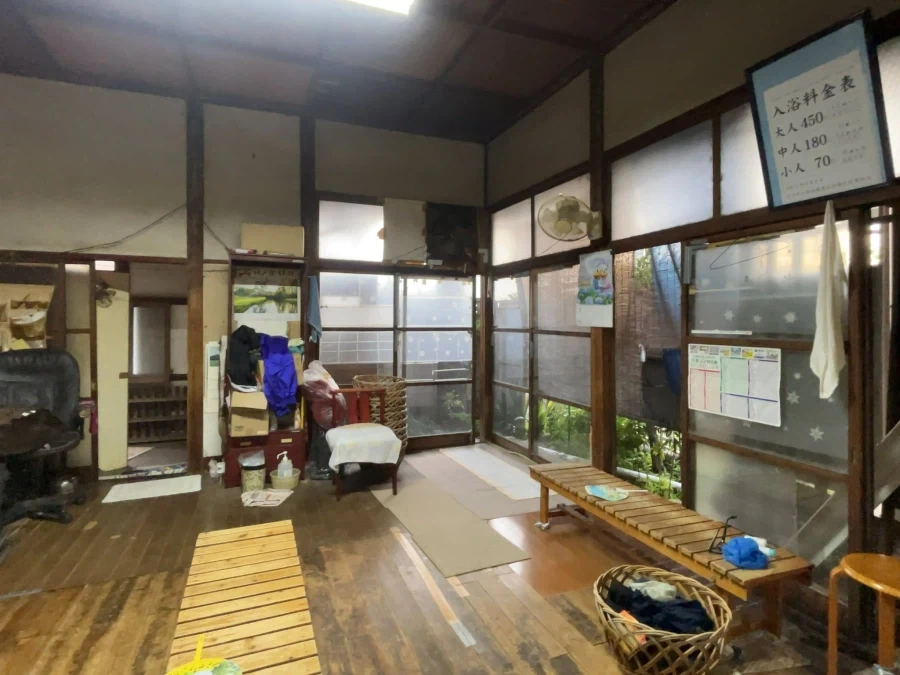 일본, 한적한 곳의 오래된 목욕탕♨️_2.webp