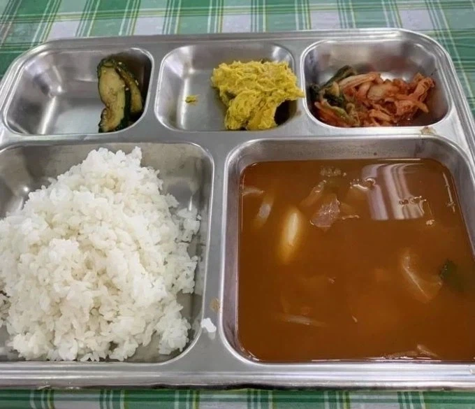 피할 수 없는 한국 남자의 삶_3.webp