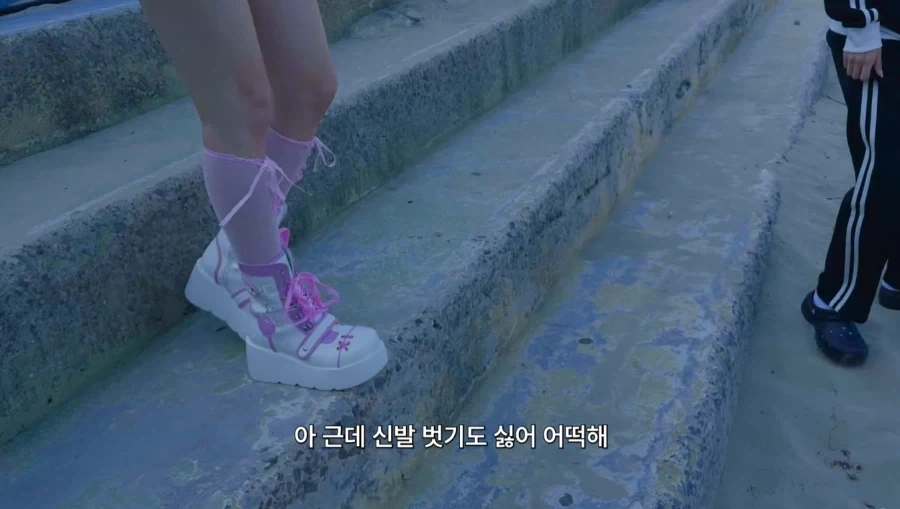 AI가 만든 기괴함 없는 공포스런 연출사진 이미지 8