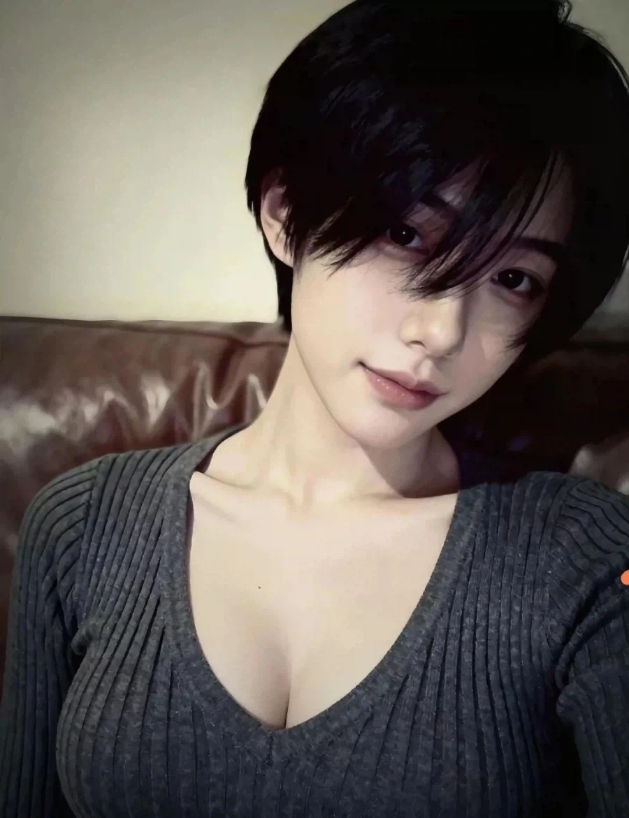 숏컷이 잘 어울리는 눈나.jpg_3.webp