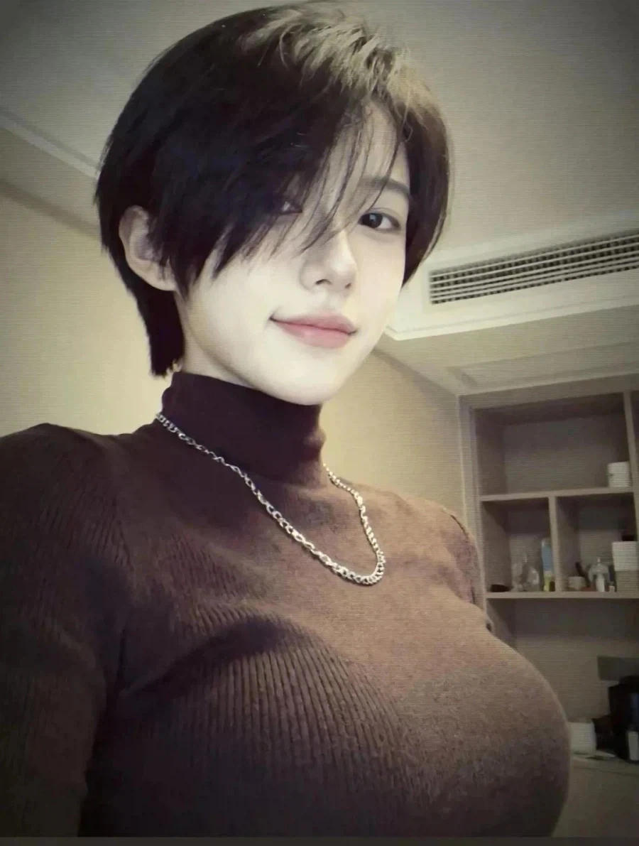숏컷이 잘 어울리는 눈나.jpg_5.webp