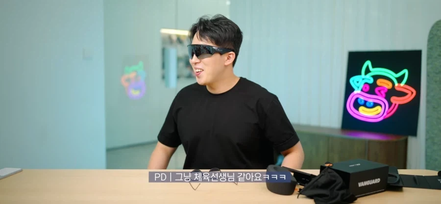 아재처럼 보이는 마법의 고글 디자인_3.webp