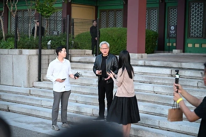 팀쿡 한국 온적 있음?_5.webp