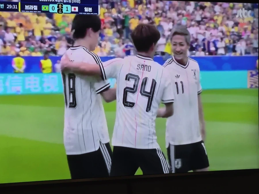 일본: 고개를 들어라 한국_1.webp
