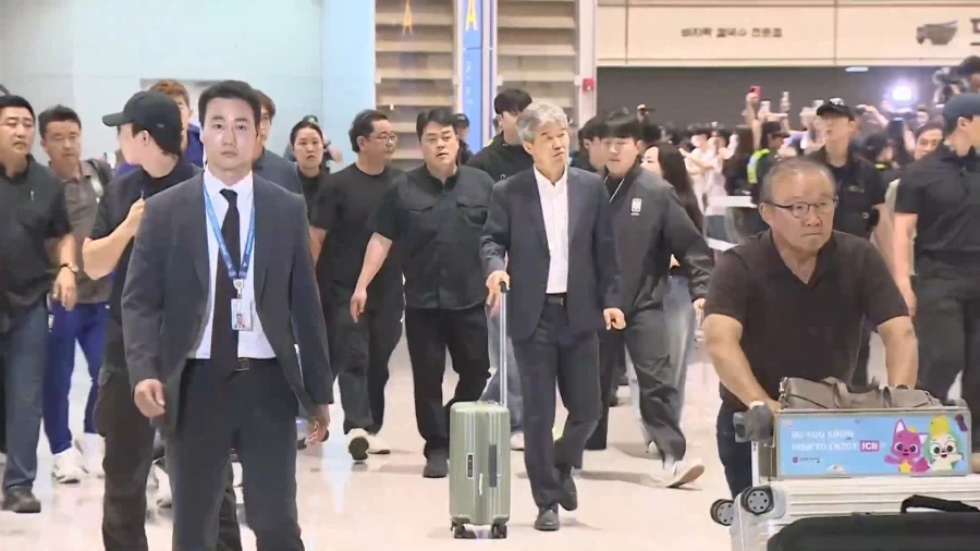 홍명보 인천공항 탈출 성공_6.webp