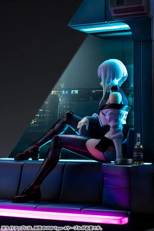 35만원찌리 피규어_6.webp