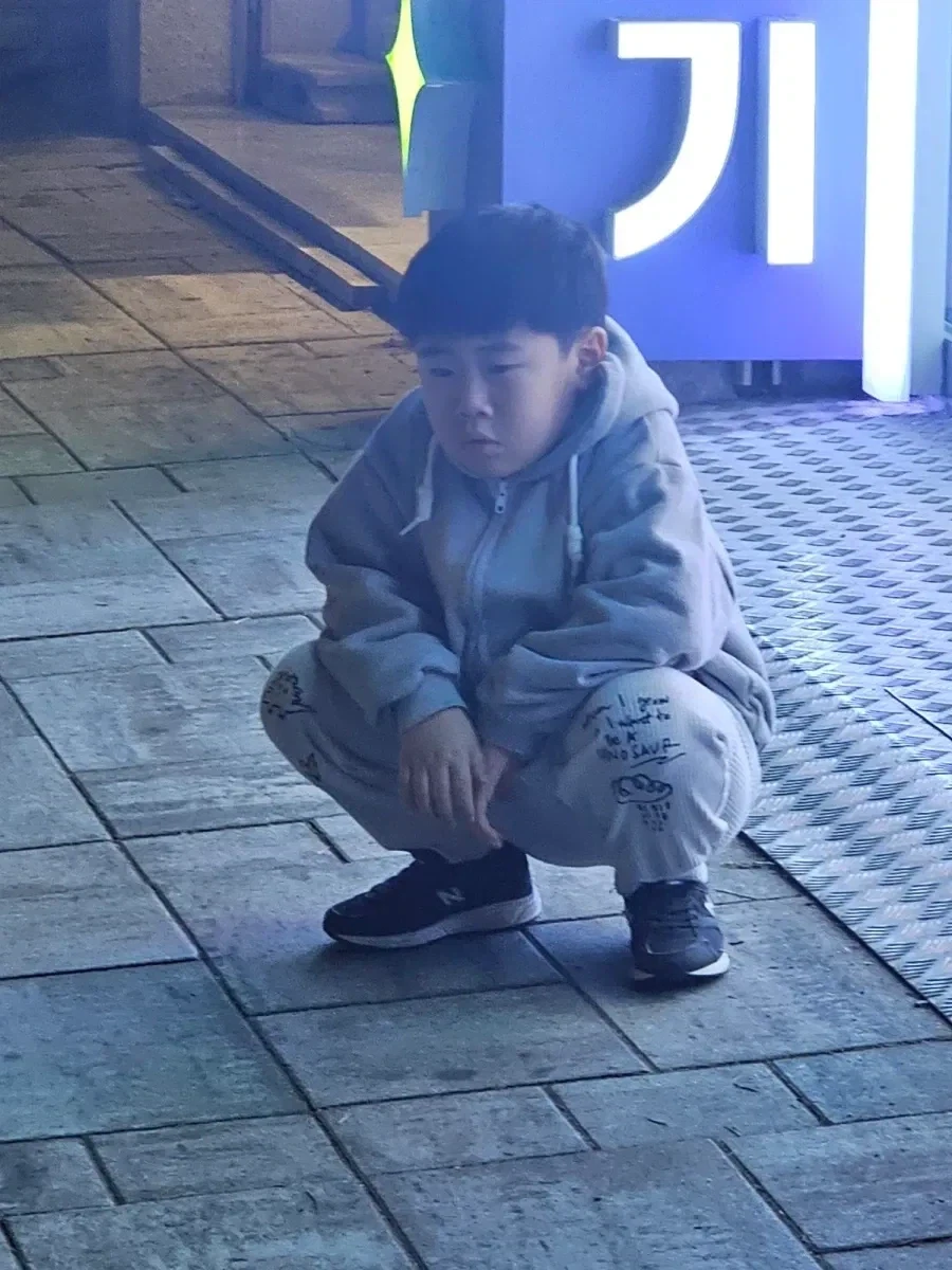 도박에 탕진한 8세의 최후_2.webp