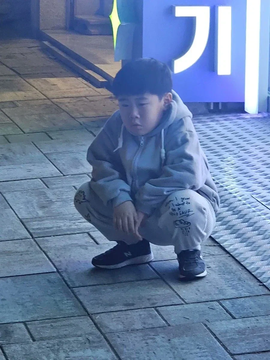 너무 어린 나이에 도박의 쓴맛을 알아버린_2.webp