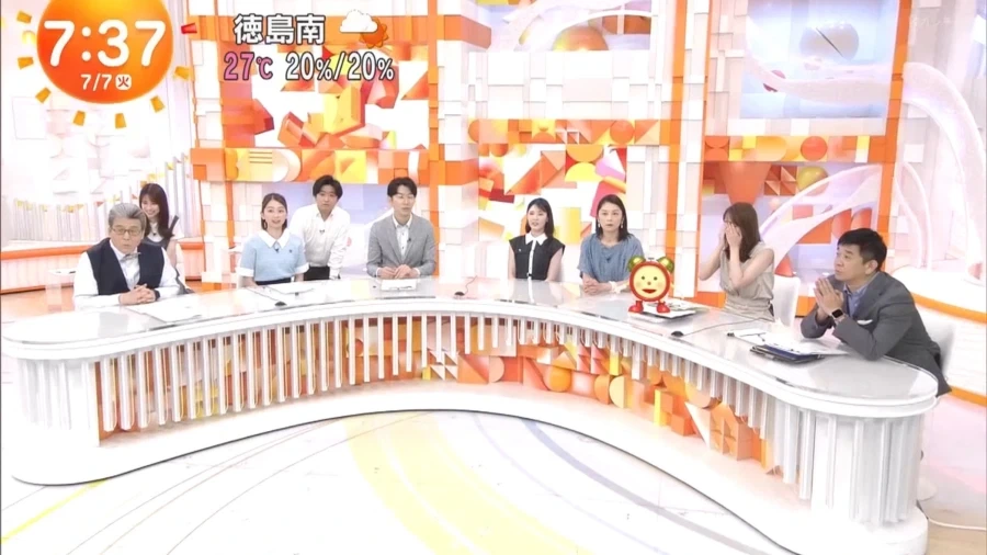 치이카와 충격의 그장면 보는 아나운서들_2.webp