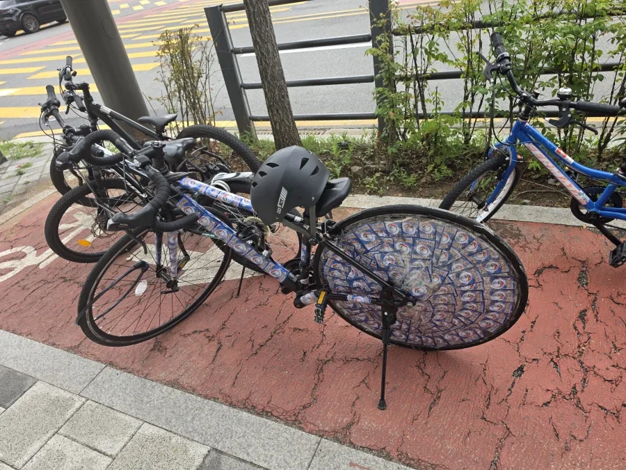 인류 최초의 서비스직 사원 대표 이미지