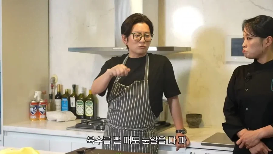 생선 눈알 이맛있는걸 왜 아무도 안먹지.._13.webp