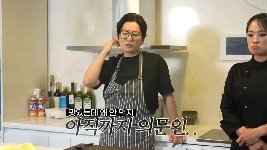 생선 눈알 이맛있는걸 왜 아무도 안먹지.._14.webp