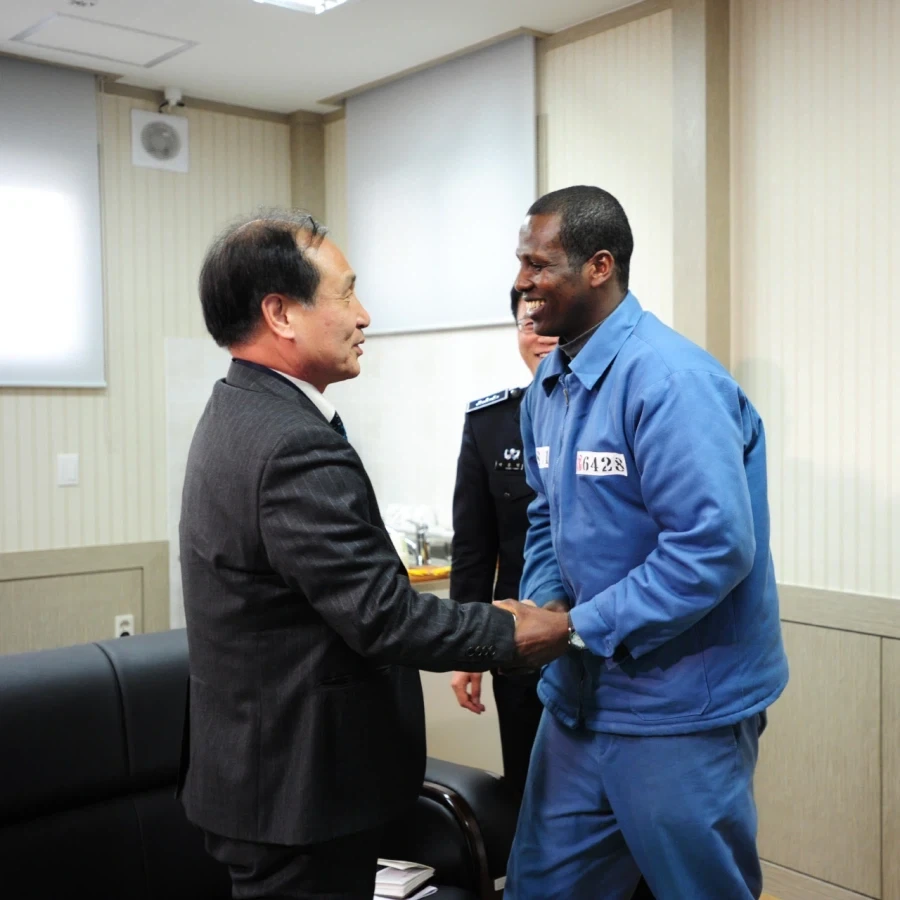 대한민국 영주권 취득한 외국인 레전드.jpg_3.webp