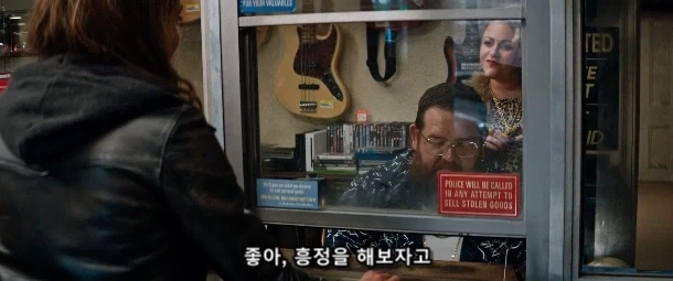 절대로 사연 팔이와 동정심 유발 작전을 써선 안 되는 장소_14.webp