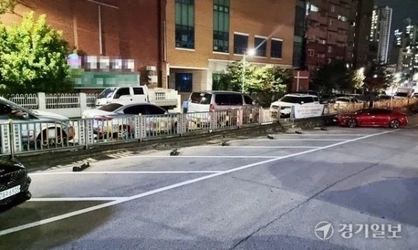 한국의 진짜 이상한 주차 문화_2.webp