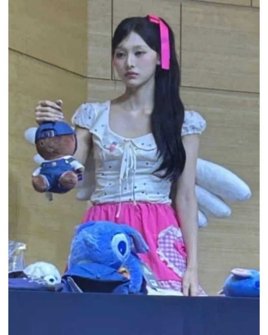 인형 들고있는 미나미..._3.webp