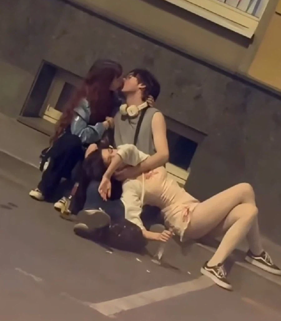 정체를 알 수 없는 AI.JPG 이미지 3