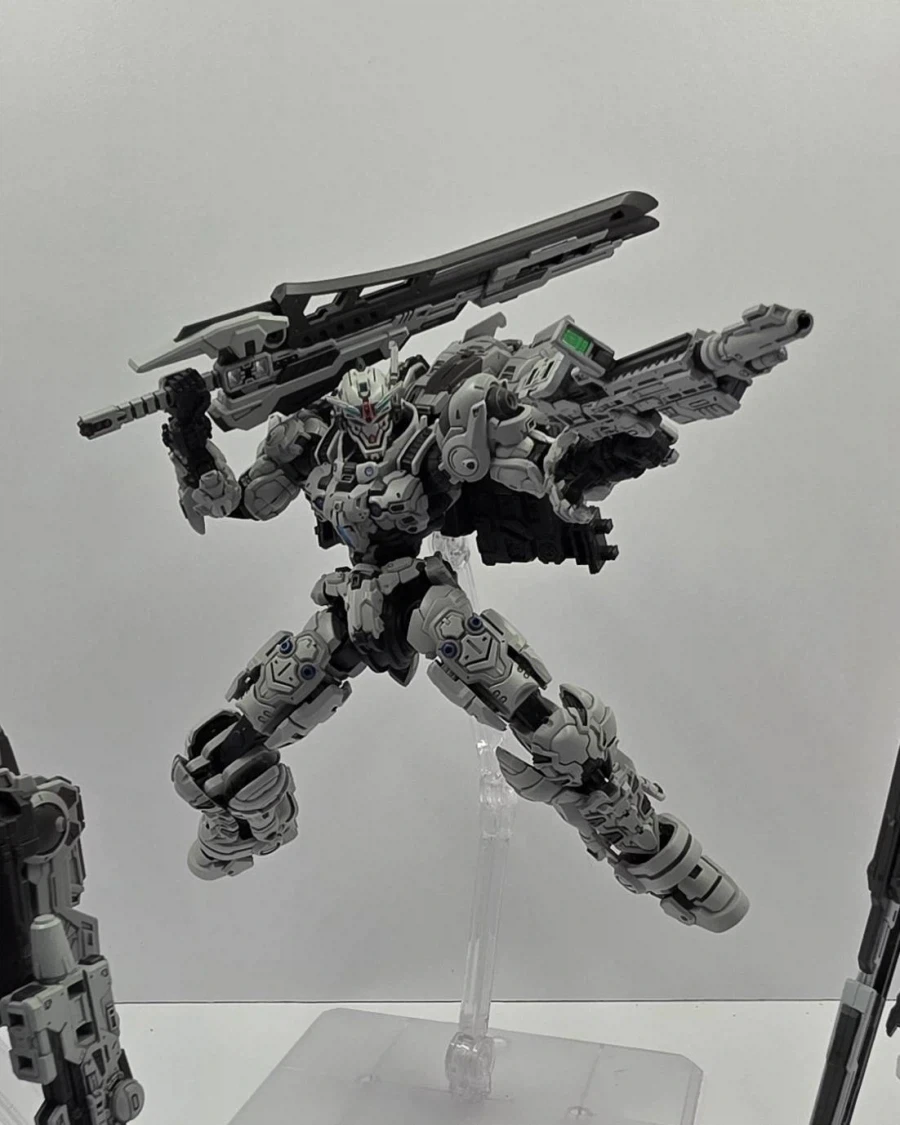 HG 1/144 건담 헬릭스 SDCC2026 전시 사진_2.webp