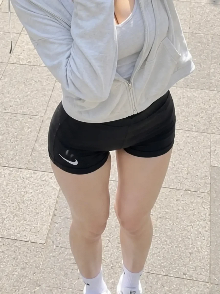 고작해야 앵무새가 뭘 안다고 다들 난리야 ㅋㅋㅋㅋ 대표 이미지