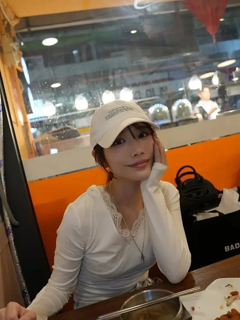 광장시장에 놀러온 일본 여배우.jpg_2.webp