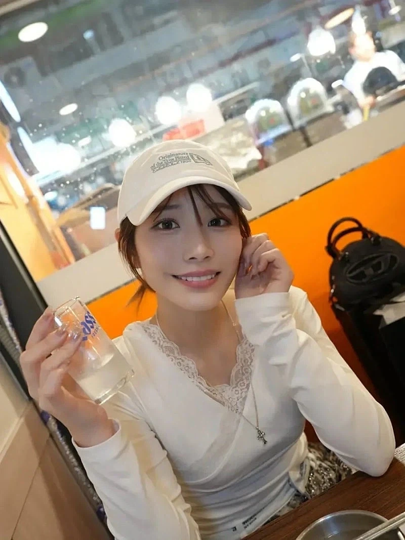 광장시장에 놀러온 일본 여배우.jpg_5.webp