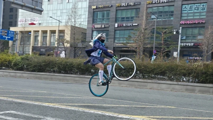 ???: 남편을 나약하게 그려서 성적으로 소비하고 있다 대표 이미지