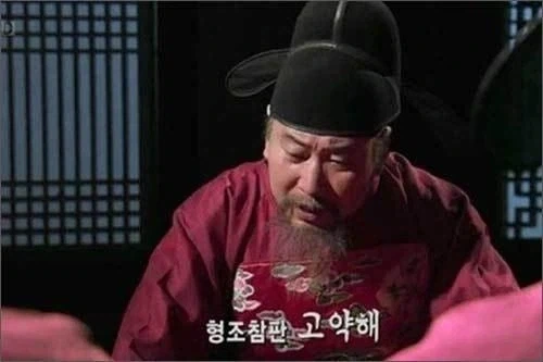동생에게 같이 쇼핑가자는 누나 이미지 3