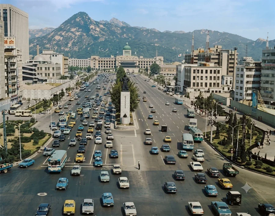컬러로 복원한 1890~2010 광화문/종로일대_8.webp