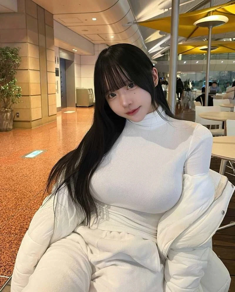 카페하는데 근육돼지 4명이 왔어요. 대표 이미지