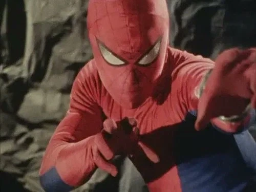 mcu) 대놓고 싼티나서 오히려 신선하고 좋았던 슈트_6.webp