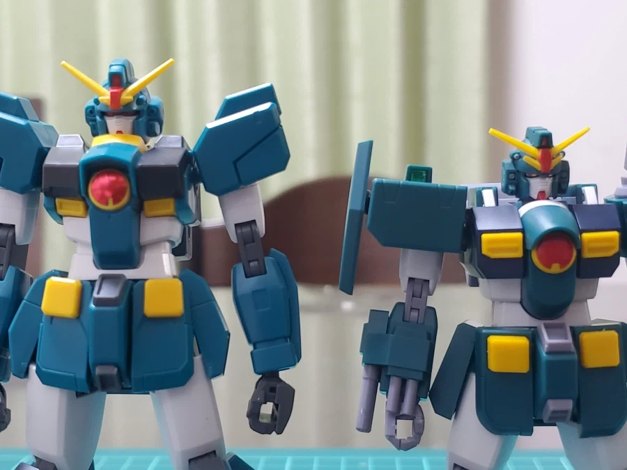 HGAW 1/144 건담 레오파드 + HGBF 다 빈치 비교 사진 2_4.webp